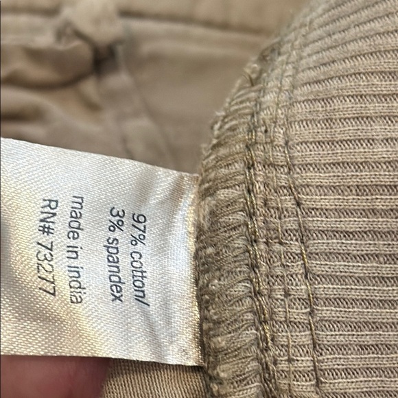 Tan Cargo Shorts Utility Style - Picture 5 of 9